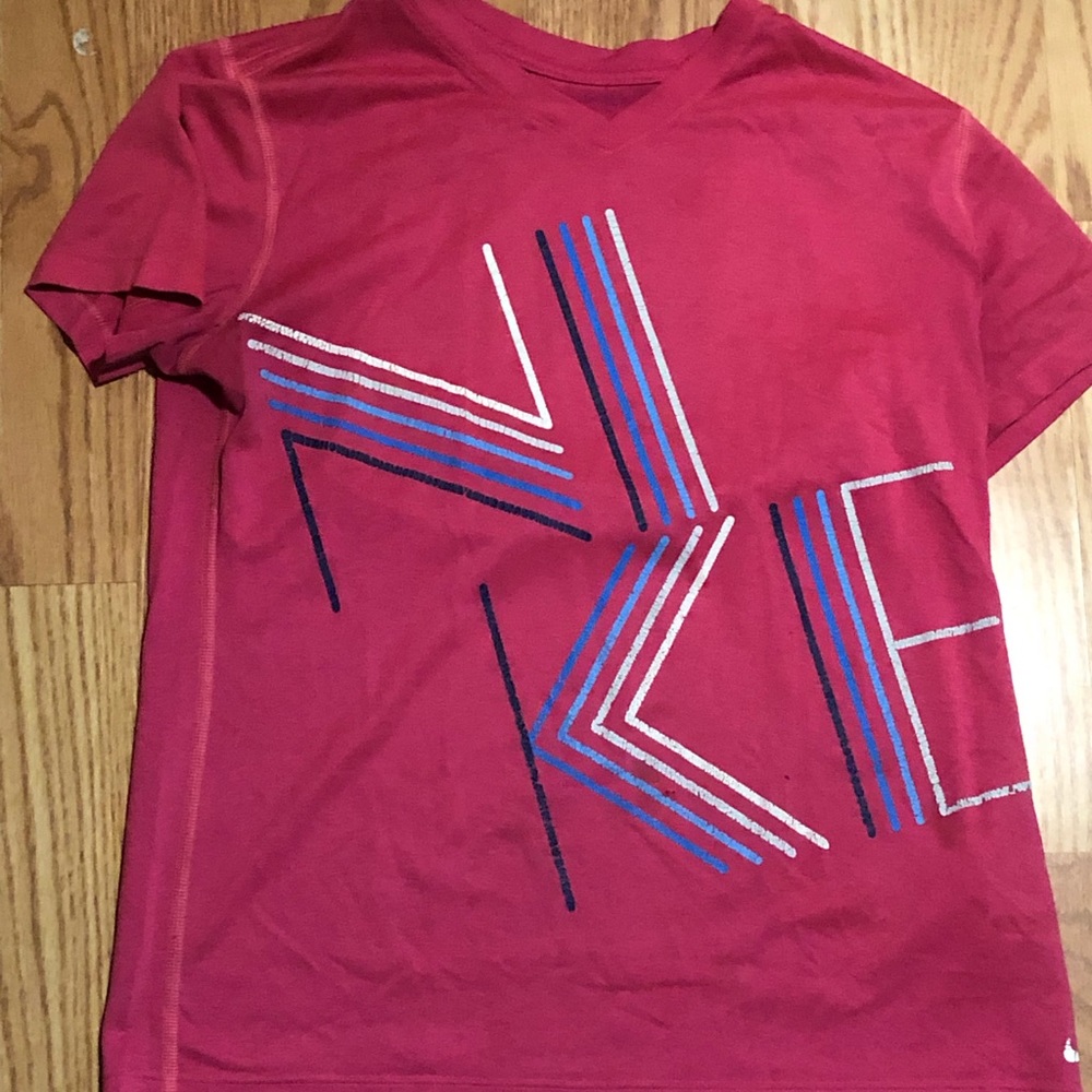 Pink Nike kids shirt 💕